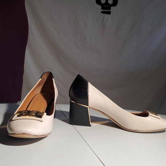 Gold 'T' Hardware Block Heels Sz 10C - Picture 4 of 16